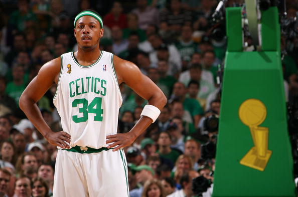 费城人队特雷·特纳（Trea Turner）在 2025 年 8 月达成生涯第 1500 安