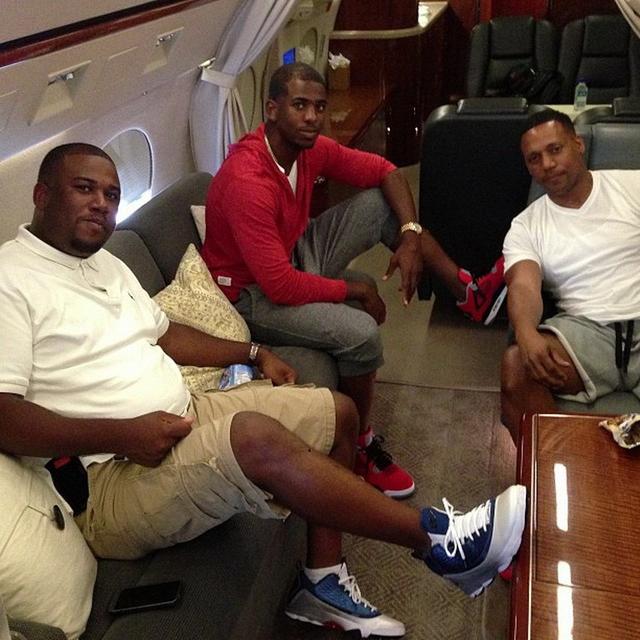 冬窗大戏开启！曼联中场或离队，利物浦寻萨拉赫接班人