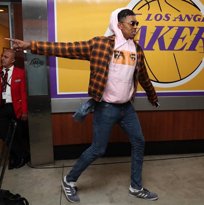 天王盖地虎！汉堡后卫复刻2017年吉鲁的神级蝎子摆尾