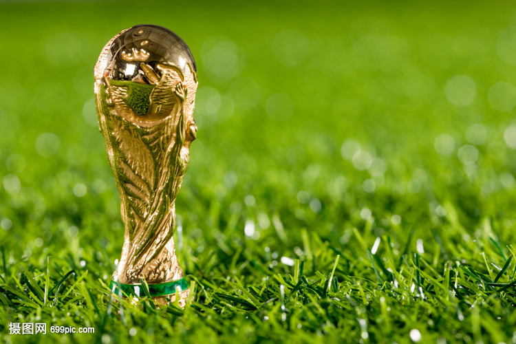 也是上到樊振东大师课了！小胖齐祖上海弄堂里打乒乓