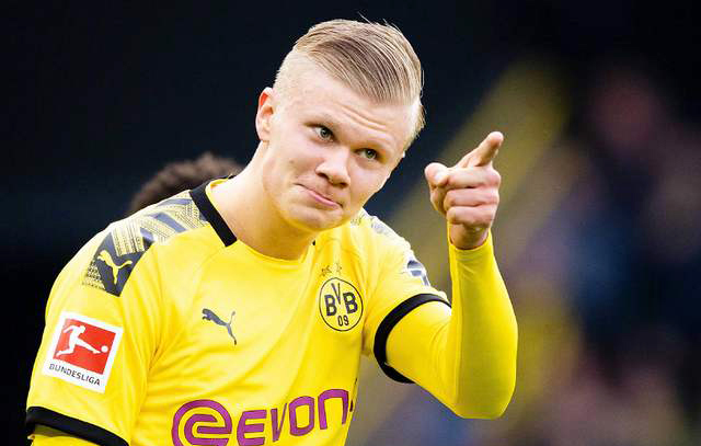 一个是正常比赛随便打，一个是摆拍，能放一起比较？？？仙人只是视频拍的好，实战连个黄毛都打不过[汗了]／／[@一辈子￡绝对]：这杆法和仙人有一拼了