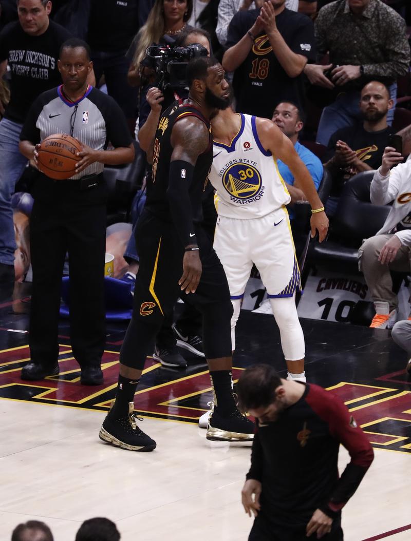 芒特的第一时间处理球是真帅！