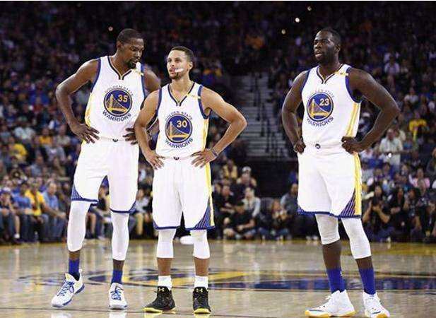 哪来的萌新敢和大佬掰手腕？率土之滨这位00后盟主可太有实力了！