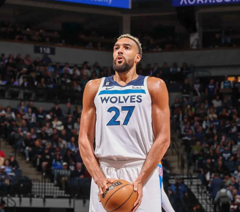 欧冠谢幕战？32岁利物浦巨星含泪谢场！无缘8强后退出金球奖竞争